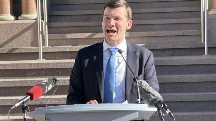 CP NewsAlert: Calgary lifts water restrictions, officials say pipe fixed and stable