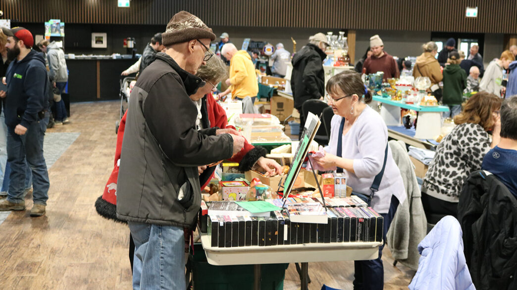 Christian - Border City Collectors show 2 | Meridian Source