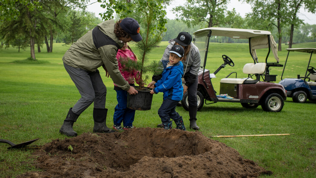 TWP - Sandy Beach Tree Planting6 | Meridian Source