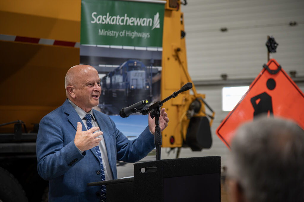 TW - Minister GartnerHighwaysPresser | Meridian Source project