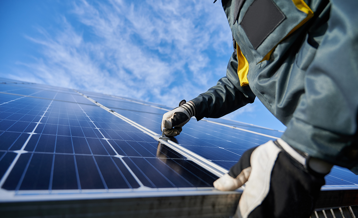 Alberta bans solar panels from landfills, adds $14 fee